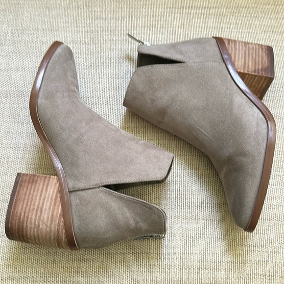 Nordstrom BP. Brynne Pointed Toe Faux Suede Ankle Boots, Chestnut,  MSRP$90 - Picture 12 of 14